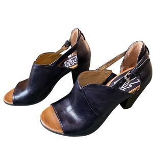 Miz Mooz Margo Black Leather Peep Toe Ankle Strap Block Heel Sz 7 EU 37
